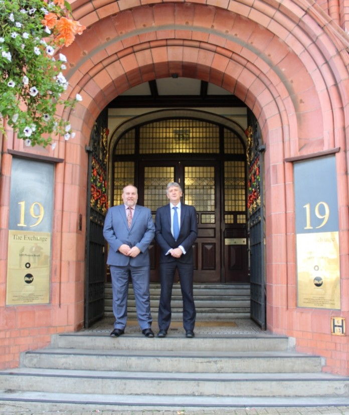 L-R - Phil Arnold and Rod Witton (GBR Phoenix Beard)