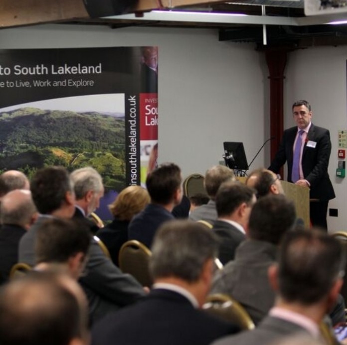 Lawrence_Crowd_Explore