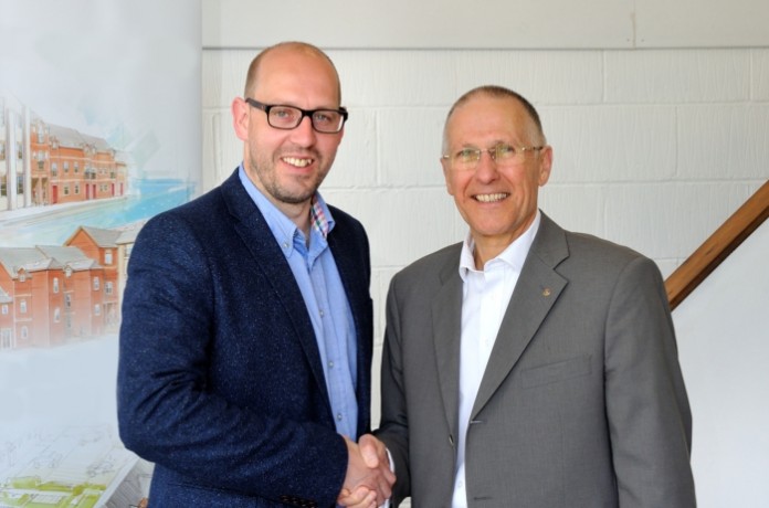 STEVE HODGKIN / Credit - CHADWICKS -