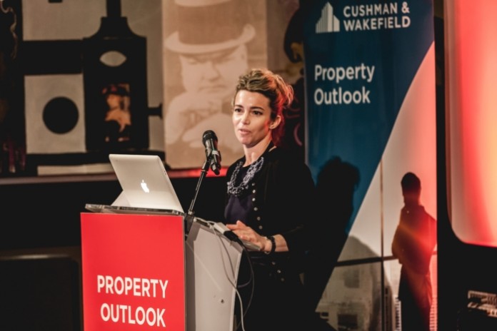 Newcastle Outlook - Elisabeth Troni