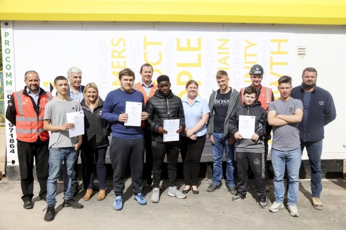 Learners wtih members of Willmott Dixon, JTL and supply chain partners