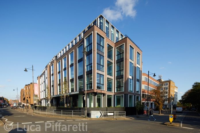 2210_Bandstand_Wimbledon_675