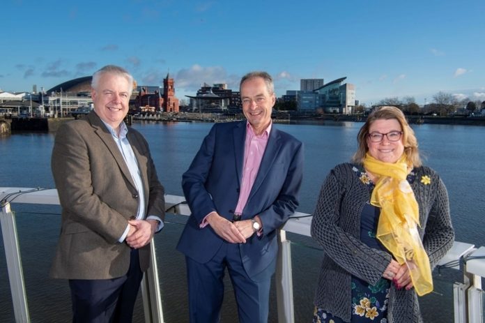 (L-R) Chambers Wales Patron Carwyn Jones AM, Paul Slevin, President and Heather Myers, CEO