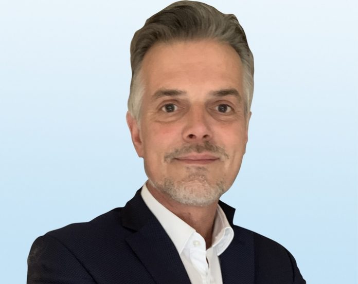 Elias van Herwaarden1.blue