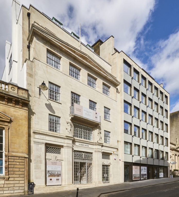 0X8A8424_RT photoshopped