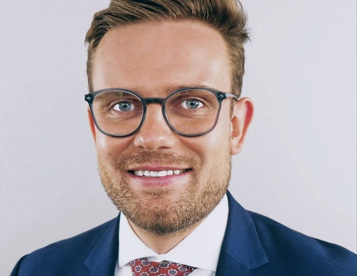 Charles Parkinson headshot