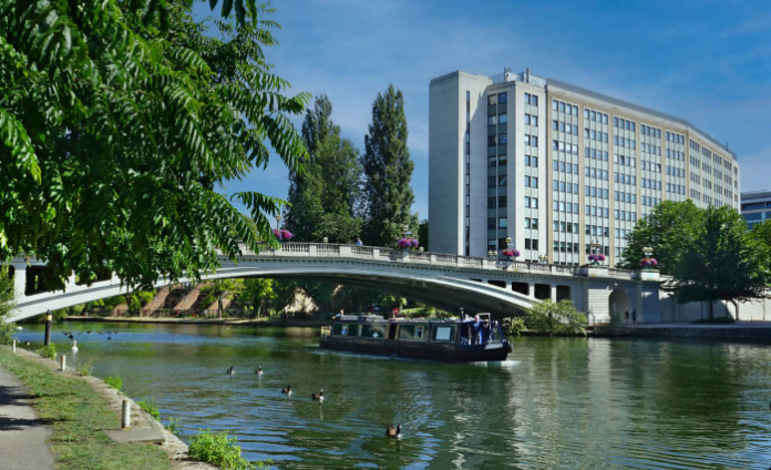 Reading Bridge House